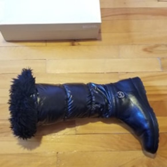 Michael Kors Brandy Snow Boots Size 8 - Picture 5 of 5